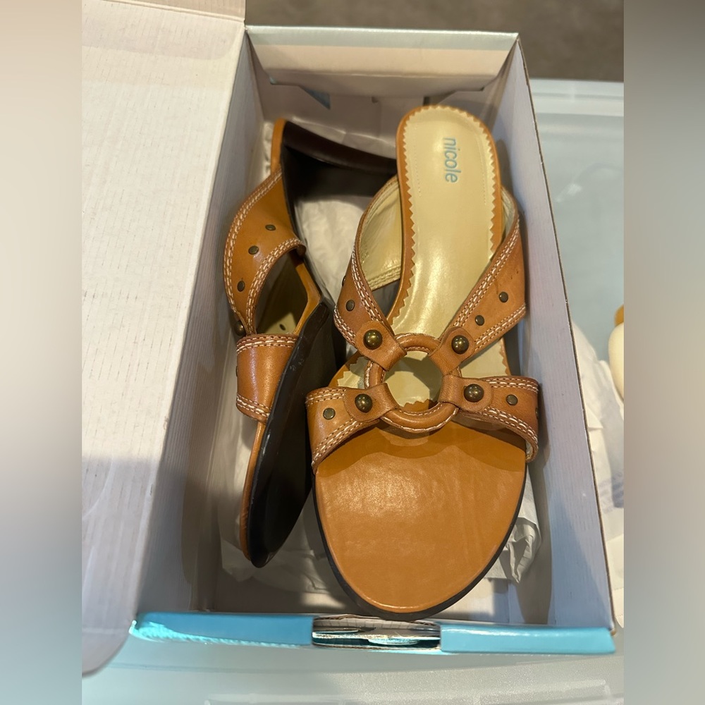 Nicole sandals